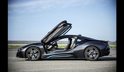 BMW i8 Plug-in Hybrid Sports Car 2013  side 2